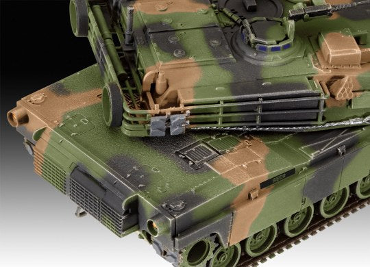 Revell M1A2 Abrams (1:72) - Loaded Dice
