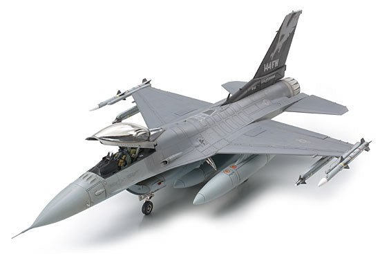 Tamiya Lockheed F-16C (BLOCK 25/32) 1:48 - Loaded Dice Barry Vale of Glamorgan CF64 3HD