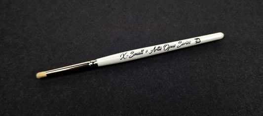 Artis Opus - Series D - Brush Size XS+ - Loaded Dice