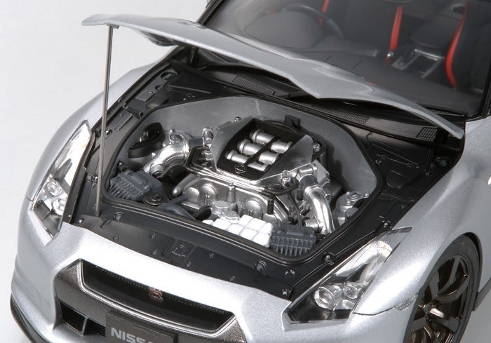 Tamiya 1/24 Nissan GT-R 07 - Loaded Dice