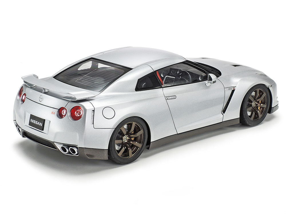 Tamiya 1/24 Nissan GT-R 07 - Loaded Dice