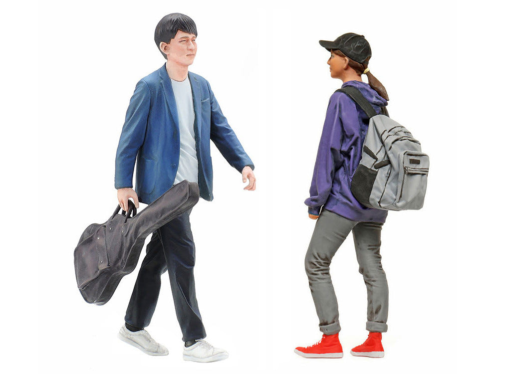 Tamiya 1:24 Campus Friends II (Scooter & 5 Figures) - 24356