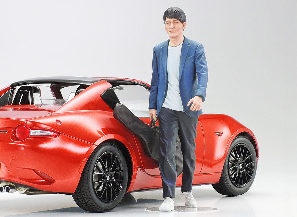 Tamiya 1:24 Campus Friends II (Scooter & 5 Figures) - 24356