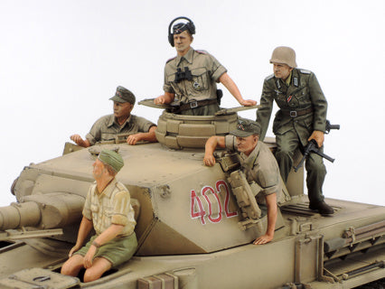 1/35 Panzerkampfwagen IV Ausf.F & Motorcycle Set 