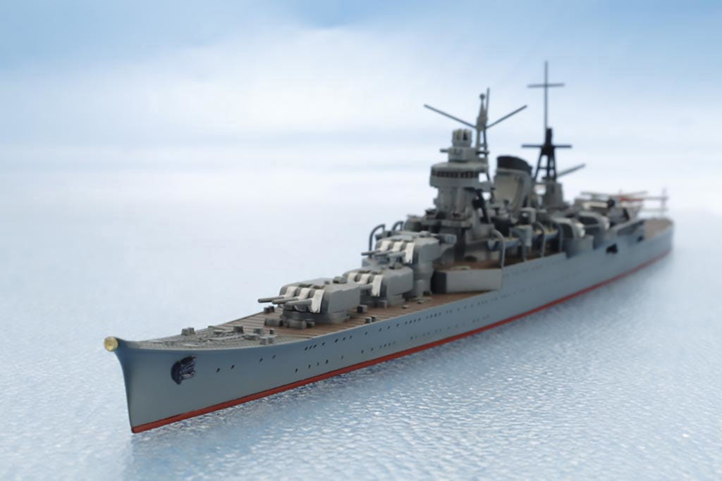 Tamiya 1:700 Light Cruiser Mogami - 31359