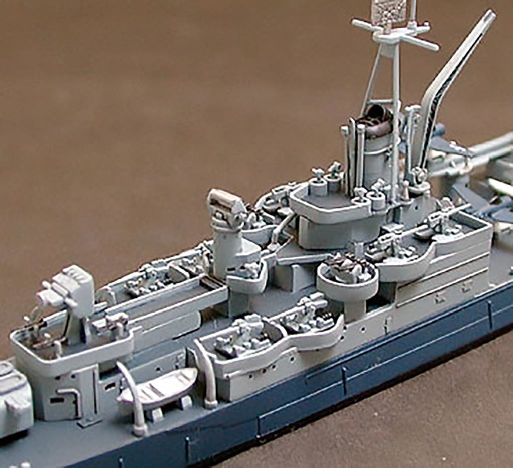 Tamiya 1:700 U.S. Navy CA-35 Indianapolis - 31804