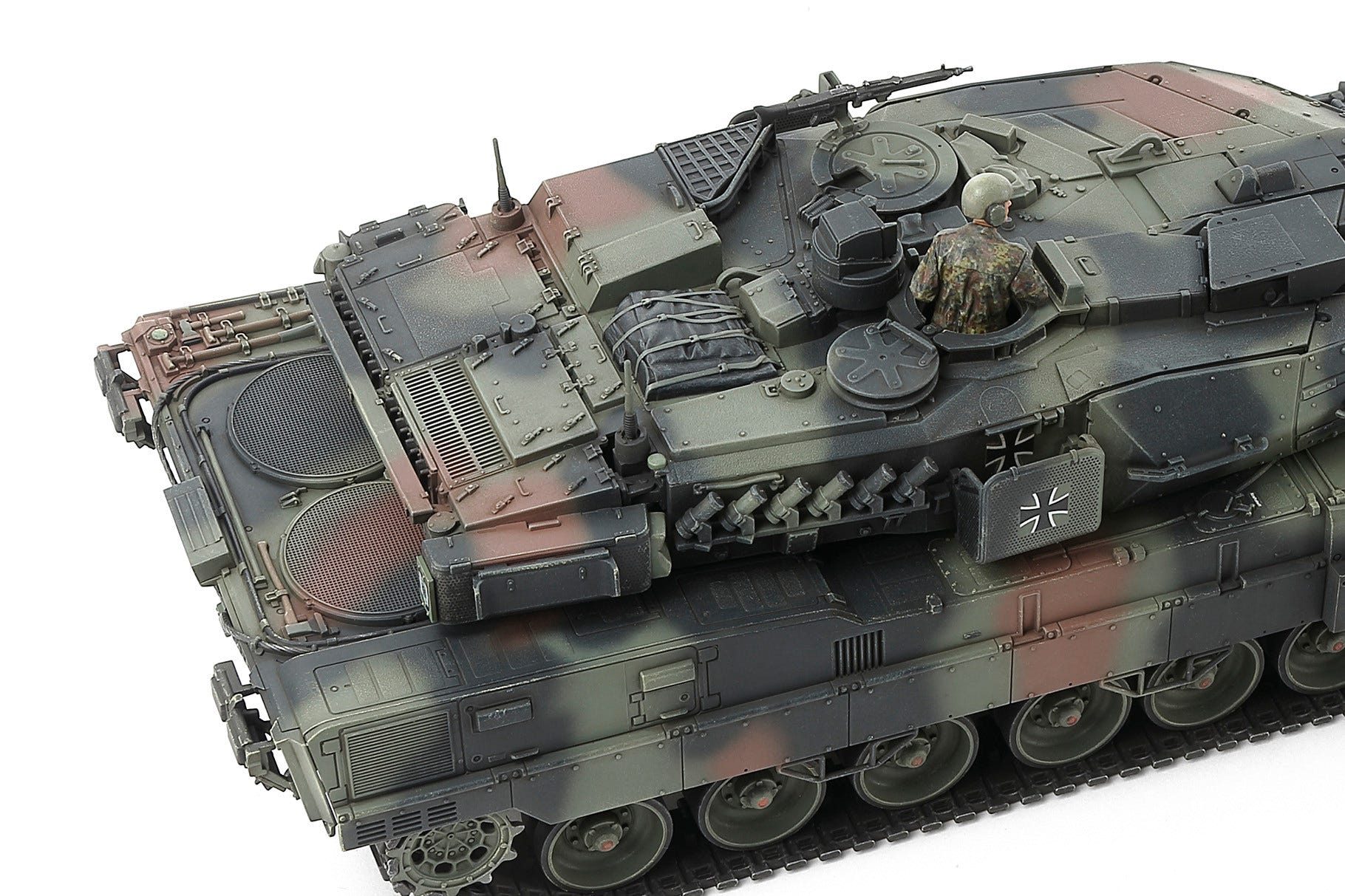 Tamiya 1:48 German Main Battle Tank Leopard 2 A7V - 32607