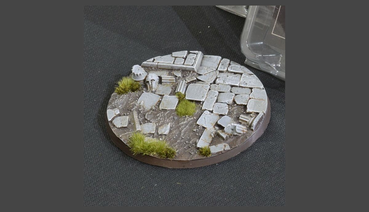 Gamers Grass Battle Ready Bases Temple Round 100mm (x1) - Loaded Dice