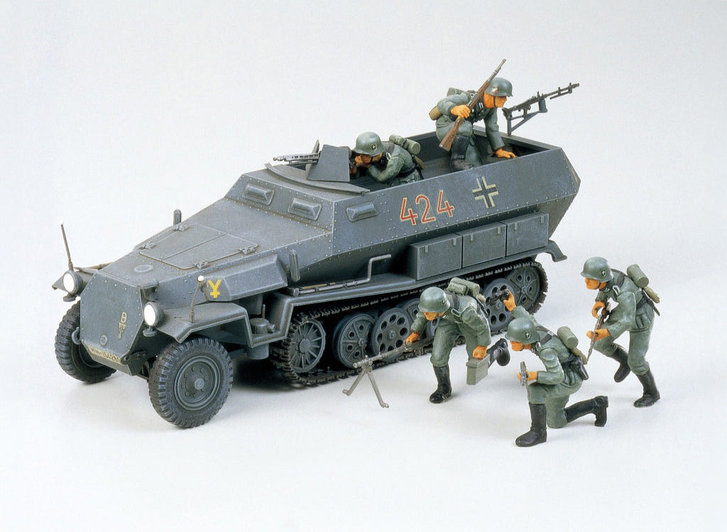 Tamiya 1:35 German Hanomag Sd.Kfz.251/1 - 35020