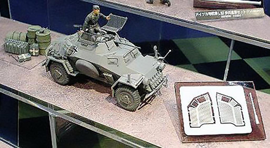 Tamiya 1:35 Sd.Kfz 222 W/Photo Etched Part - 35270