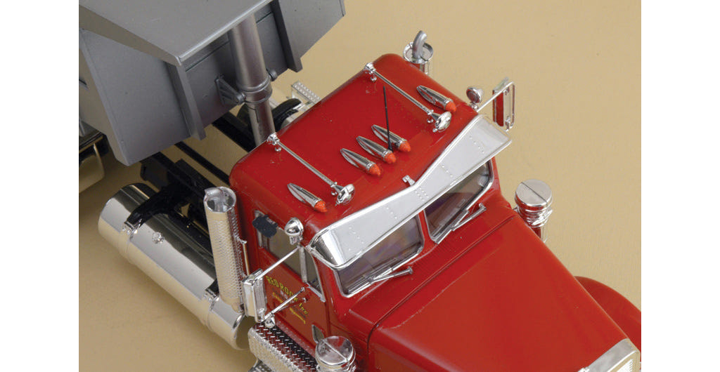 Italeri 1:24 Freightliner Heavy Dumper Truck - 3783