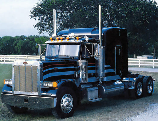 Italeri 1:24 CLASSIC PETERBILT 378 "Long Hauler" - 3857