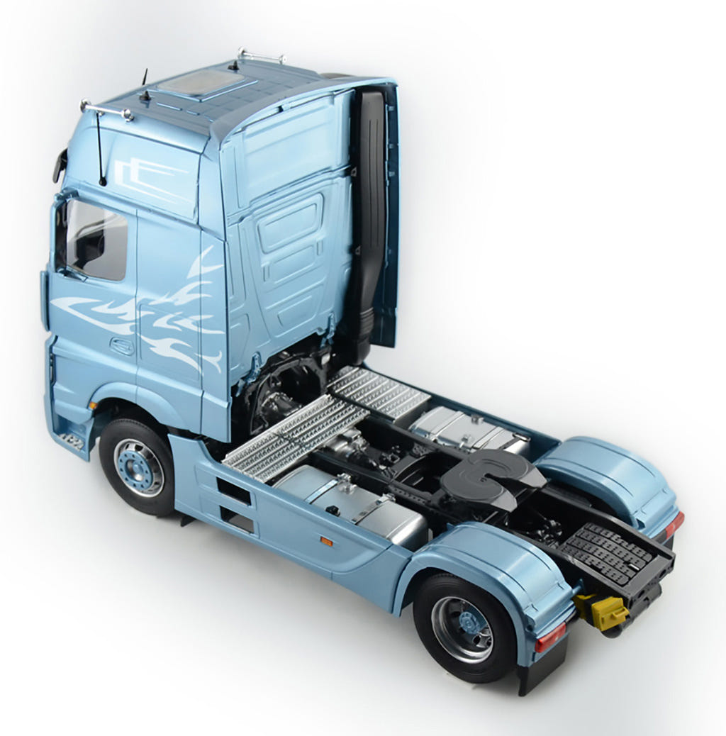 Italeri 1:24 MB Actros MP4 GigaSpace - 3905