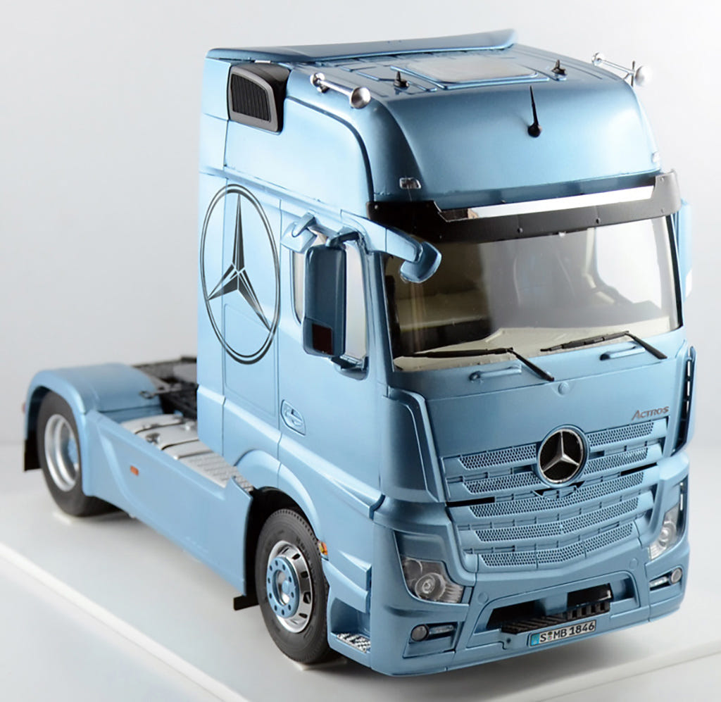 Italeri 1:24 MB Actros MP4 GigaSpace - 3905