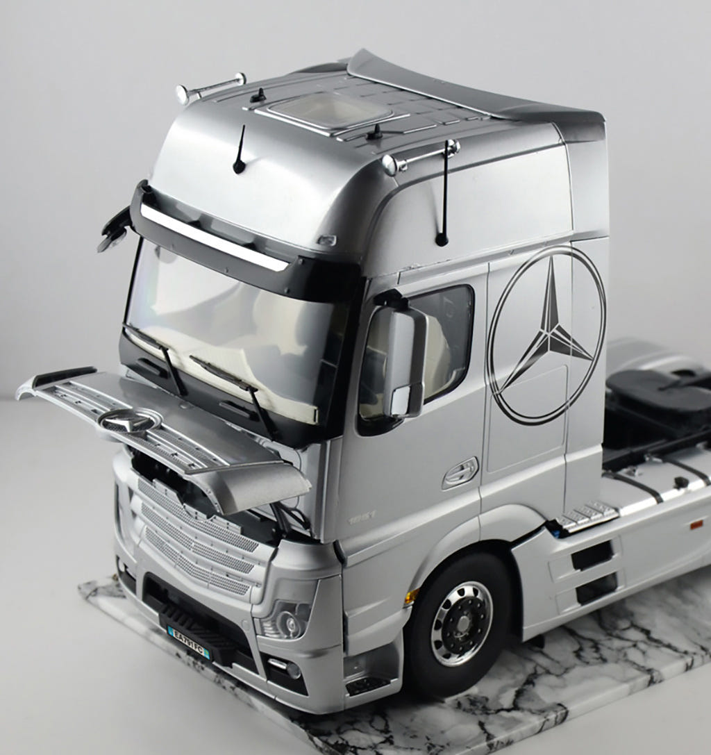 Italeri 1:24 MB Actros MP4 GigaSpace - 3905