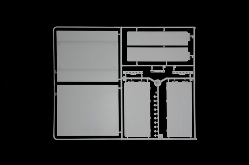Italeri 1:24 Curtain Sided Trailer - 3918