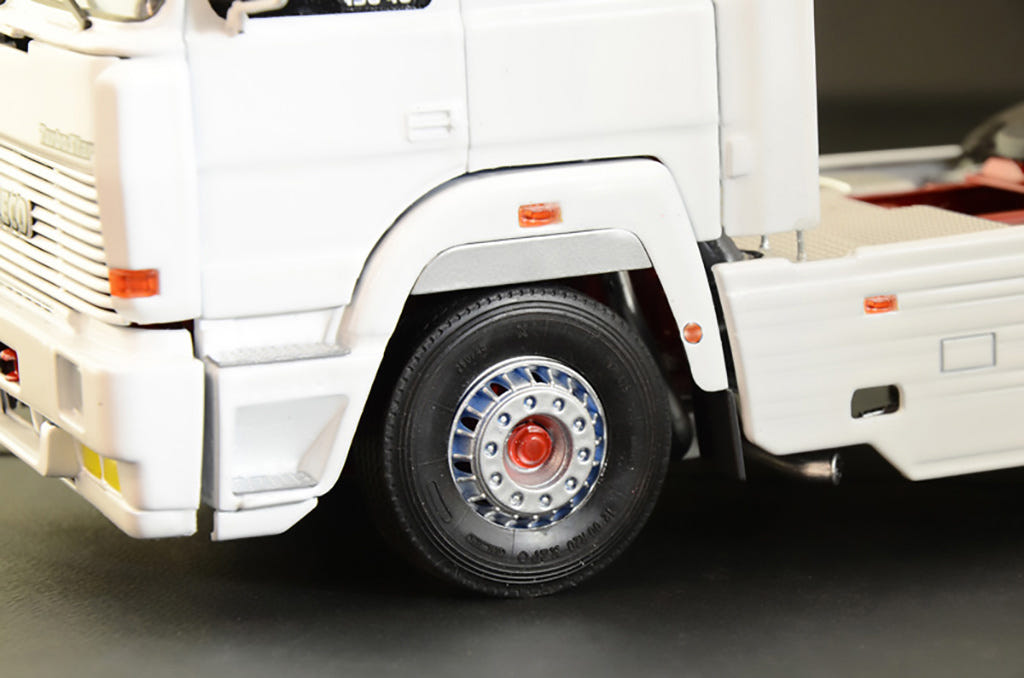 Italeri 1:24 Iveco Turbostar 190.48 Special - 3926