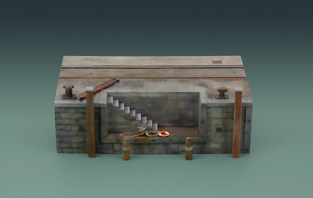 Italeri 1:35 Dock with Stairs - 5615