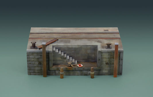 Italeri 1:35 Dock with Stairs - 5615
