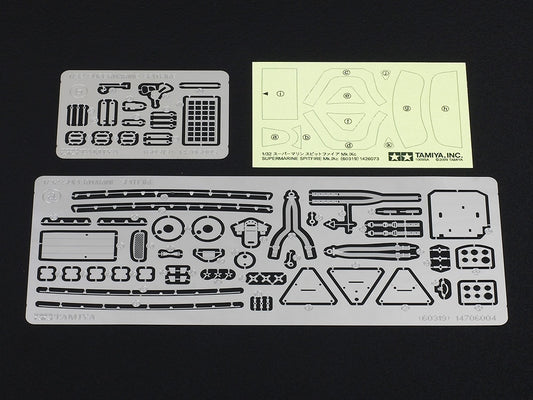 Tamiya 1/32 Spitfire Mk VIII - Loaded Dice