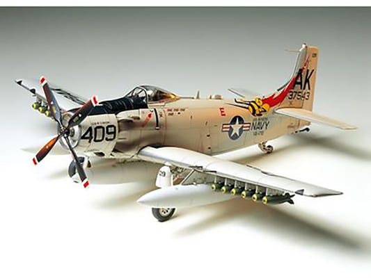 Tamiya 1:48 Douglas Skyraider AD-6 (A-1H) - 61058