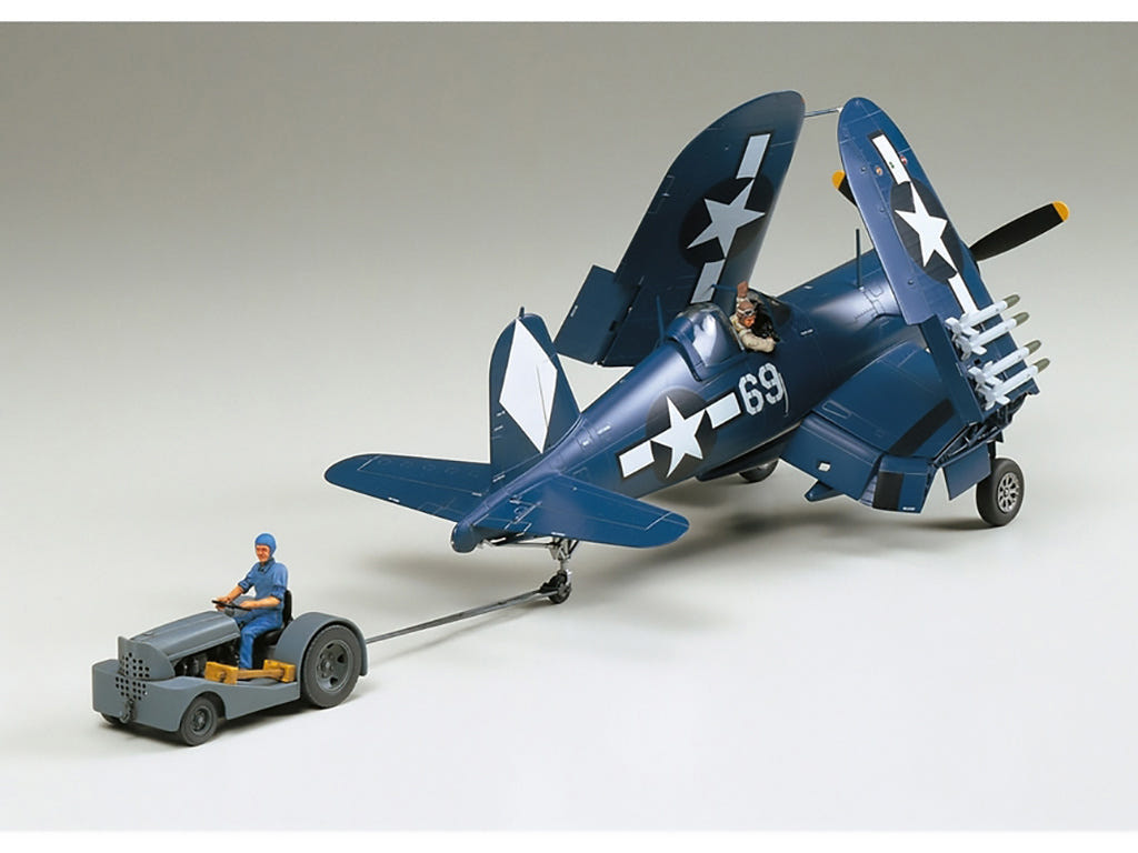 Tamiya 1:48 Vought F4U-1D Corsair W/Moto Tug - 61085