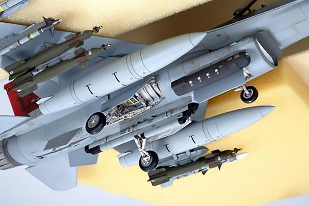 Tamiya 1:48 Lockeed F-16C (Block 25/32) - 61101