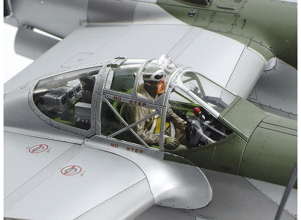 Tamiya 1:48 Lockheed P-38 J Lightning - 61123