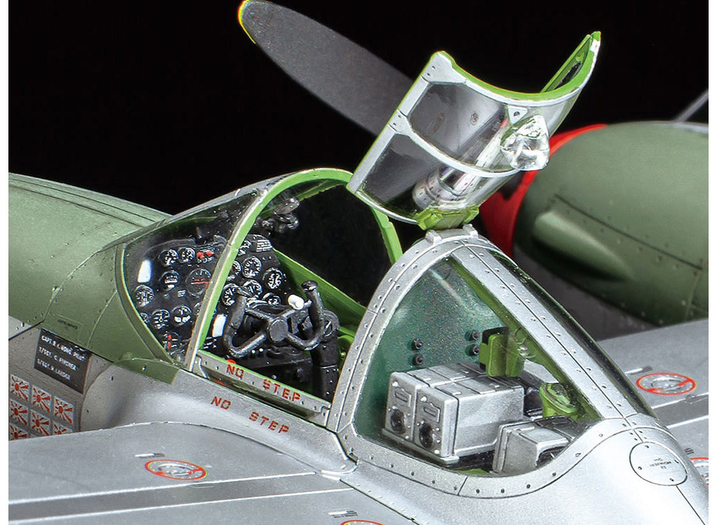 Tamiya 1:48 Lockheed P-38 J Lightning - 61123