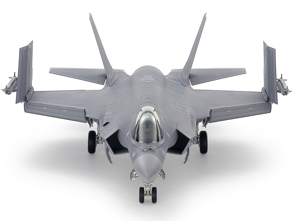 Tamiya 1/48 F-35C Lightning II - Loaded Dice