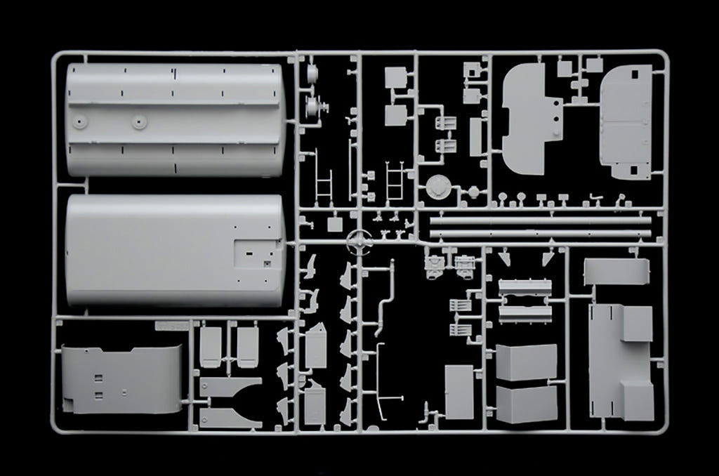 Italeri 1:35 M978 Fuel Servicing Truck - 6554