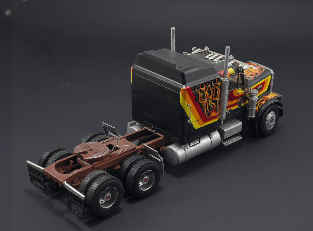 Italeri 1:24 Freightliner Aerodyne Truck - 90785