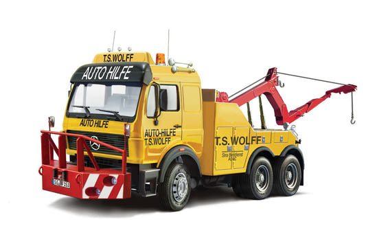 Italeri 1:24 Mercedes-Benz Wrecker Truck - 93808