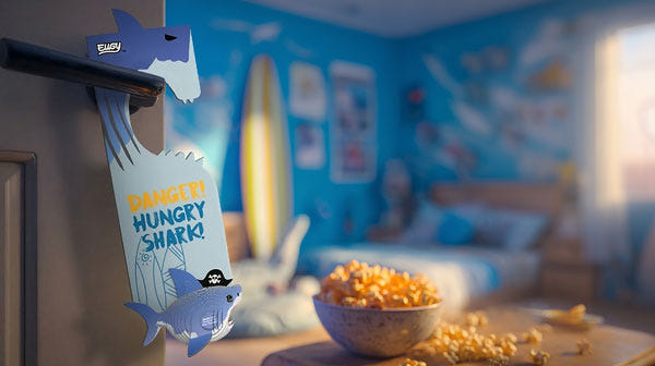 EUGY Door Hanger Shark in a child's room