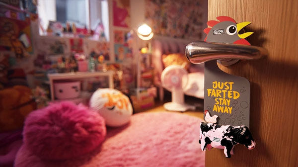 EUGY Door Hanger Holstein Friesian Cow in a child's room