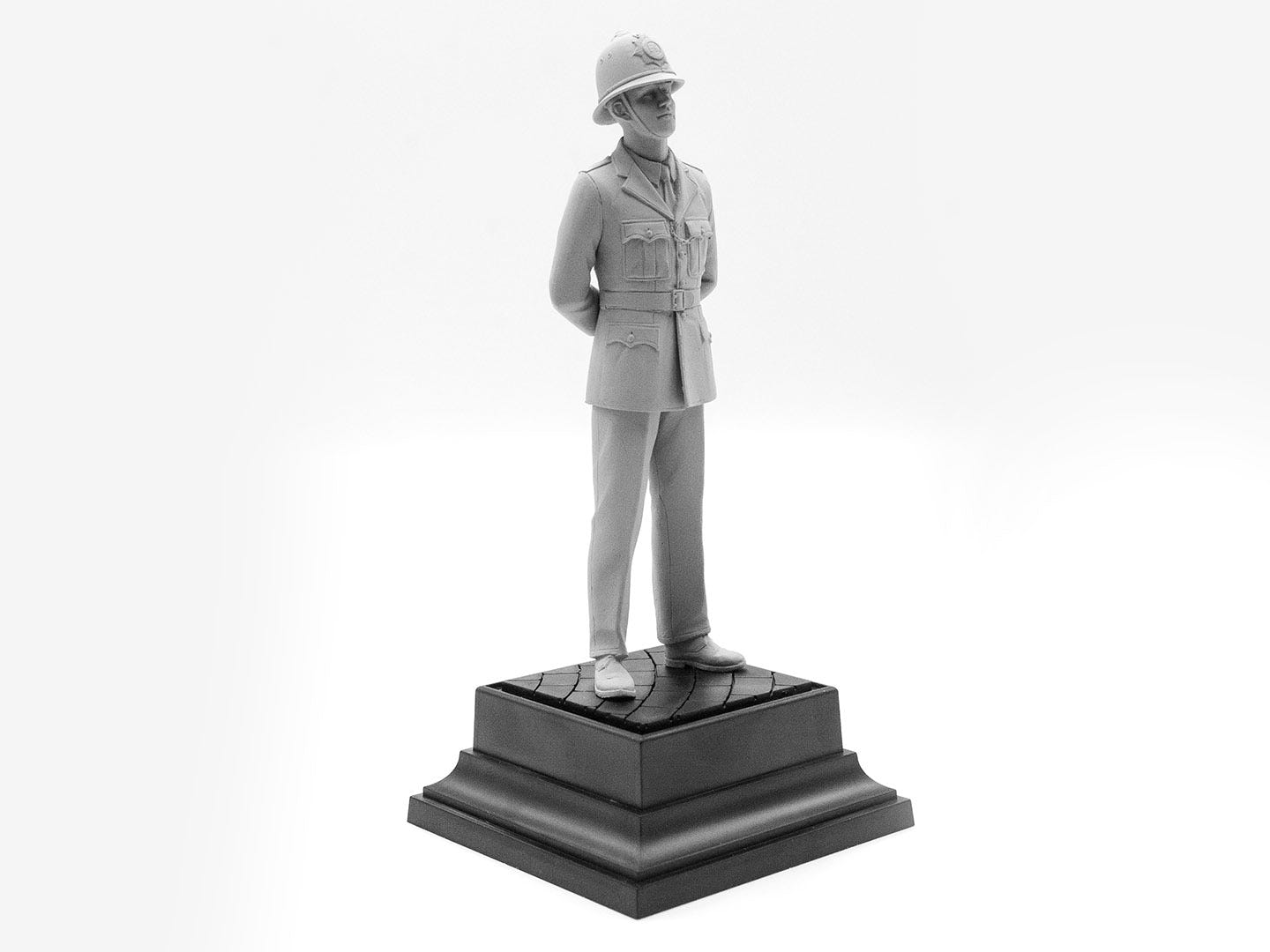 ICM British Policeman 1:16 Figure - ICM16011