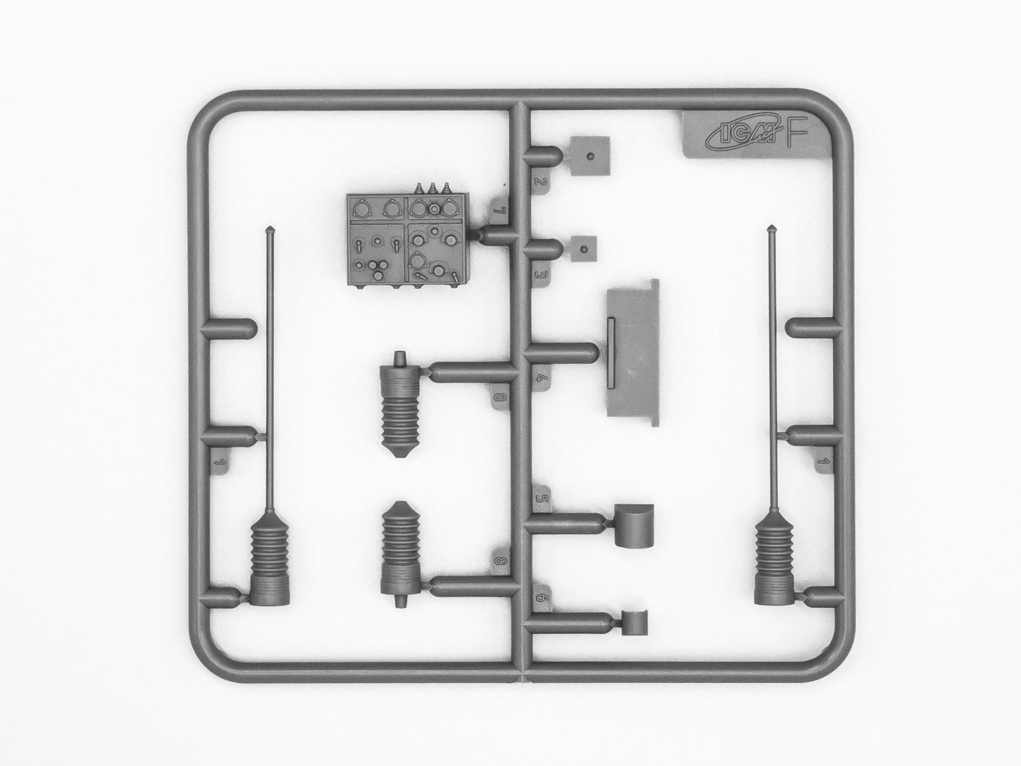 ICM 1:35 Panzerspähwagen (Funk) P204(f) Armoured Command Vehicle - ICM35378