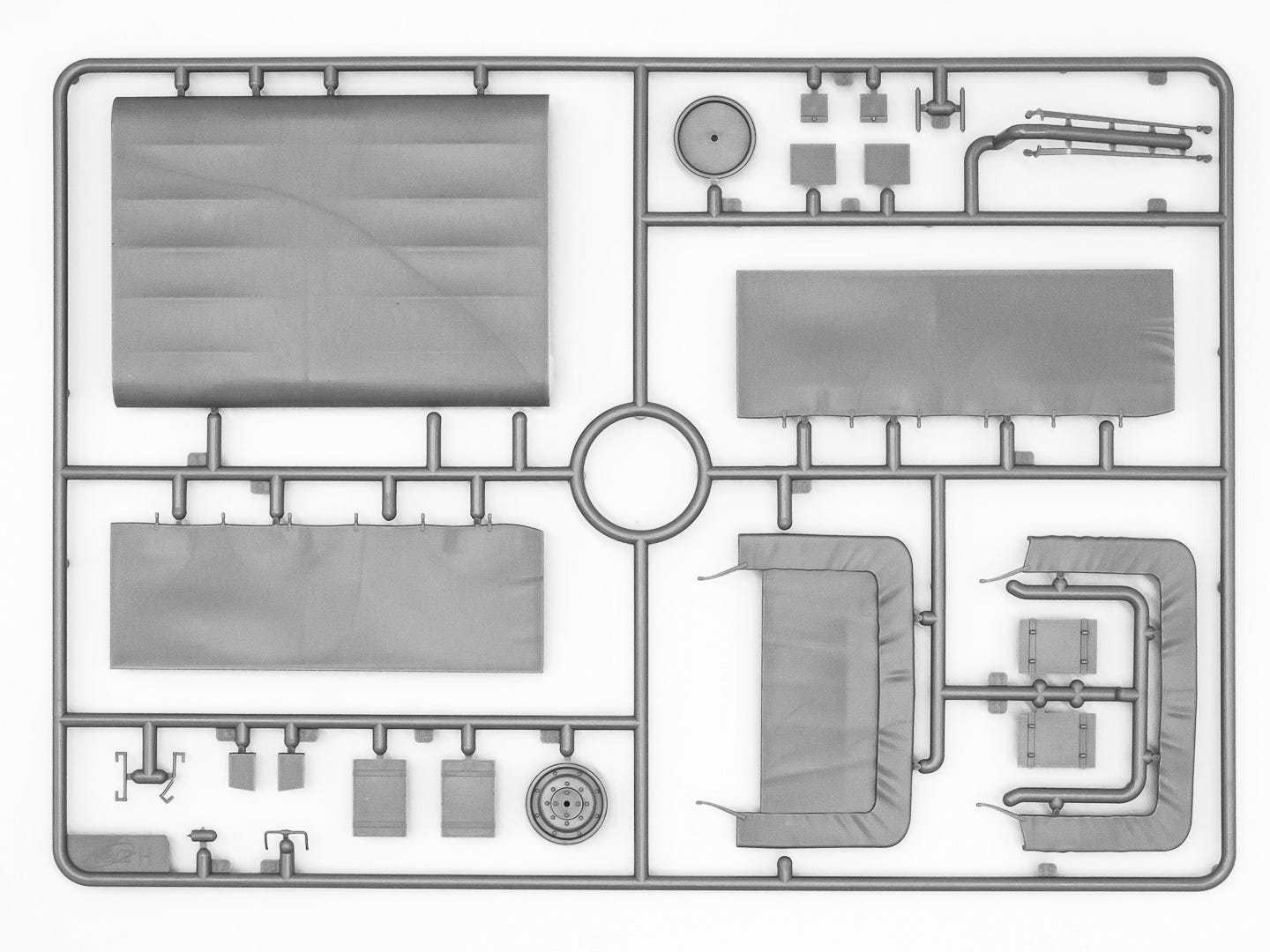 ICM 1:35 Model W.O.T. 8 WWII British Truck - ICM35590