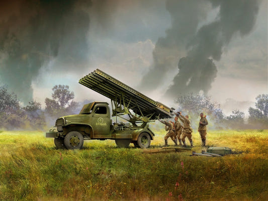 ICM 1:35 BM-13-16 on G7107 Chassis with 4 Soviet Crew Figures - ICM35596