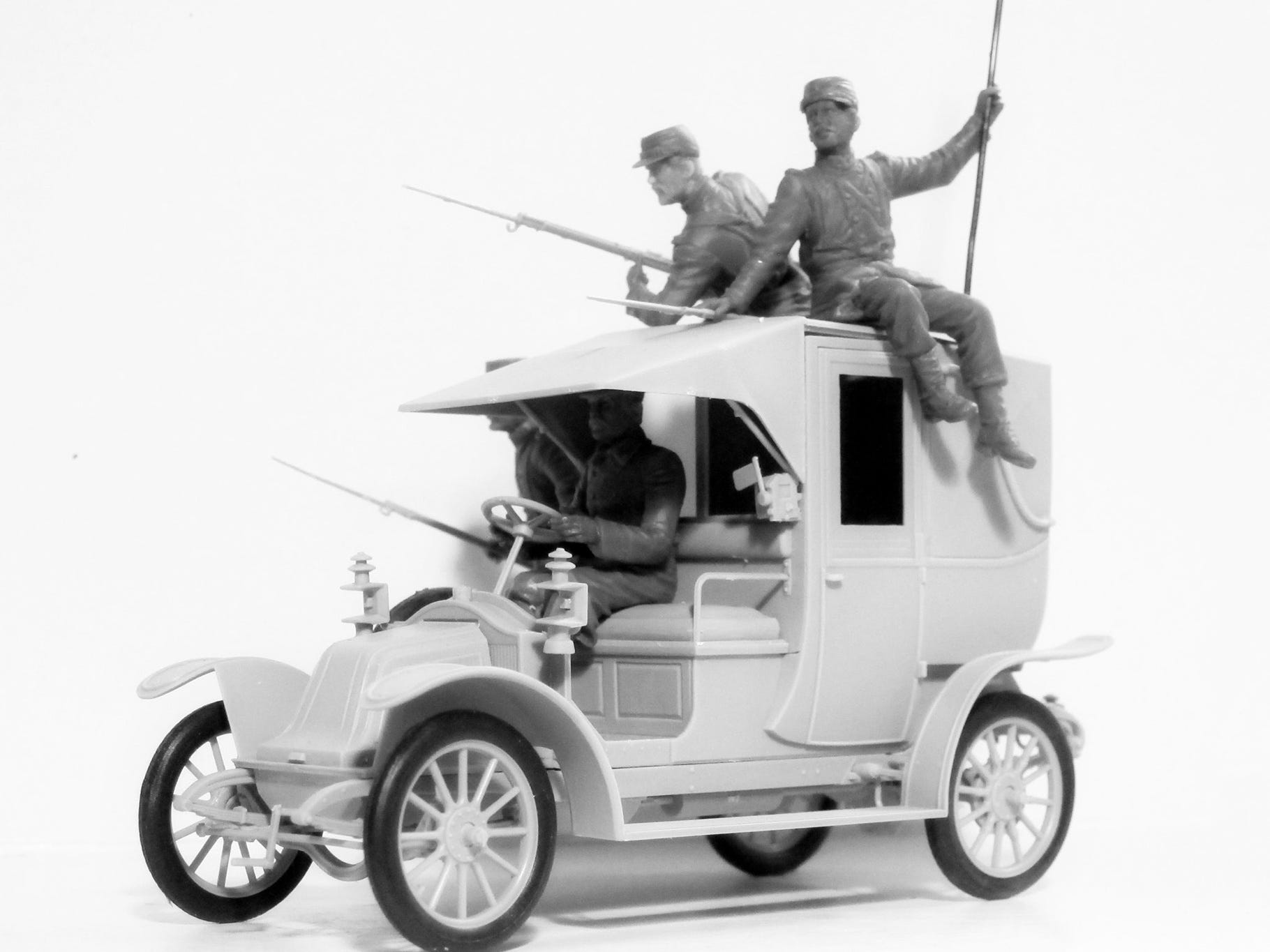 ICM 1:35 Battle of the Marne (1914) Taxi Car with French Infantry - ICM35660
