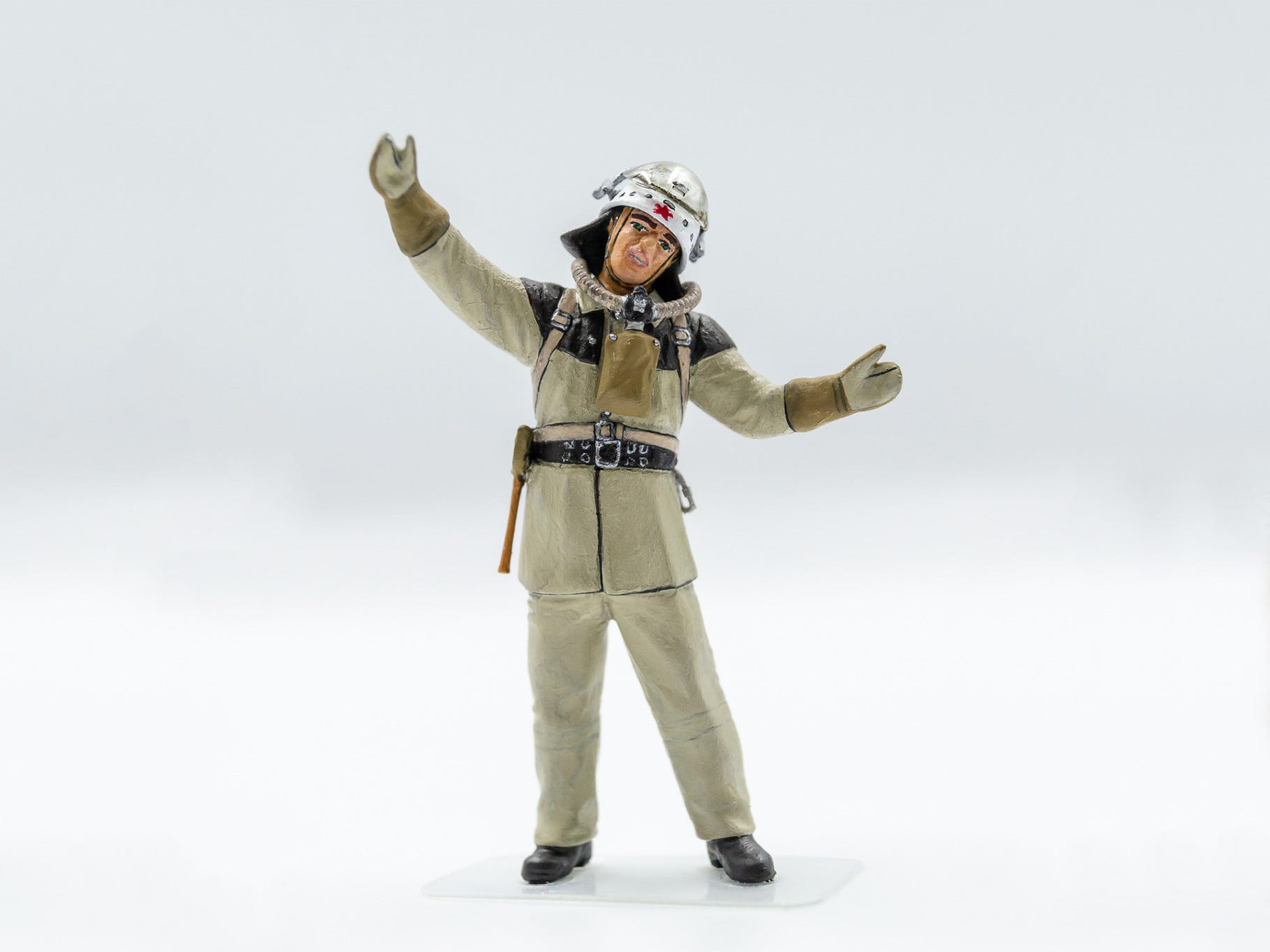ICM 1:35 Chernobyl #2 Fire Fighters (AC-40-137A Fire Truck / 4 Figures & Diorama Base with Background) - ICM35902