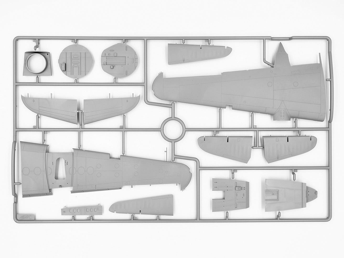ICM 1:48 Airfield of the American Bomber Group (B-26G Marauder with Crew & Landing Mat) - ICM48327