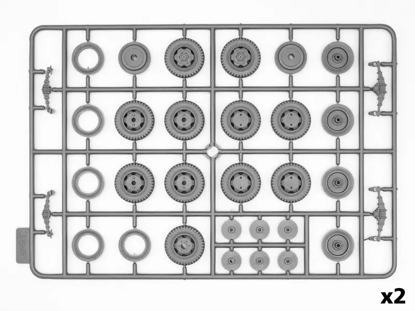 ICM 1:35 WWII U.S. Military Vehicles G7117 / Studebaker US6-U3 / Studebaker US6-U5 (Set of 3 Trucks) - ICMDS3528