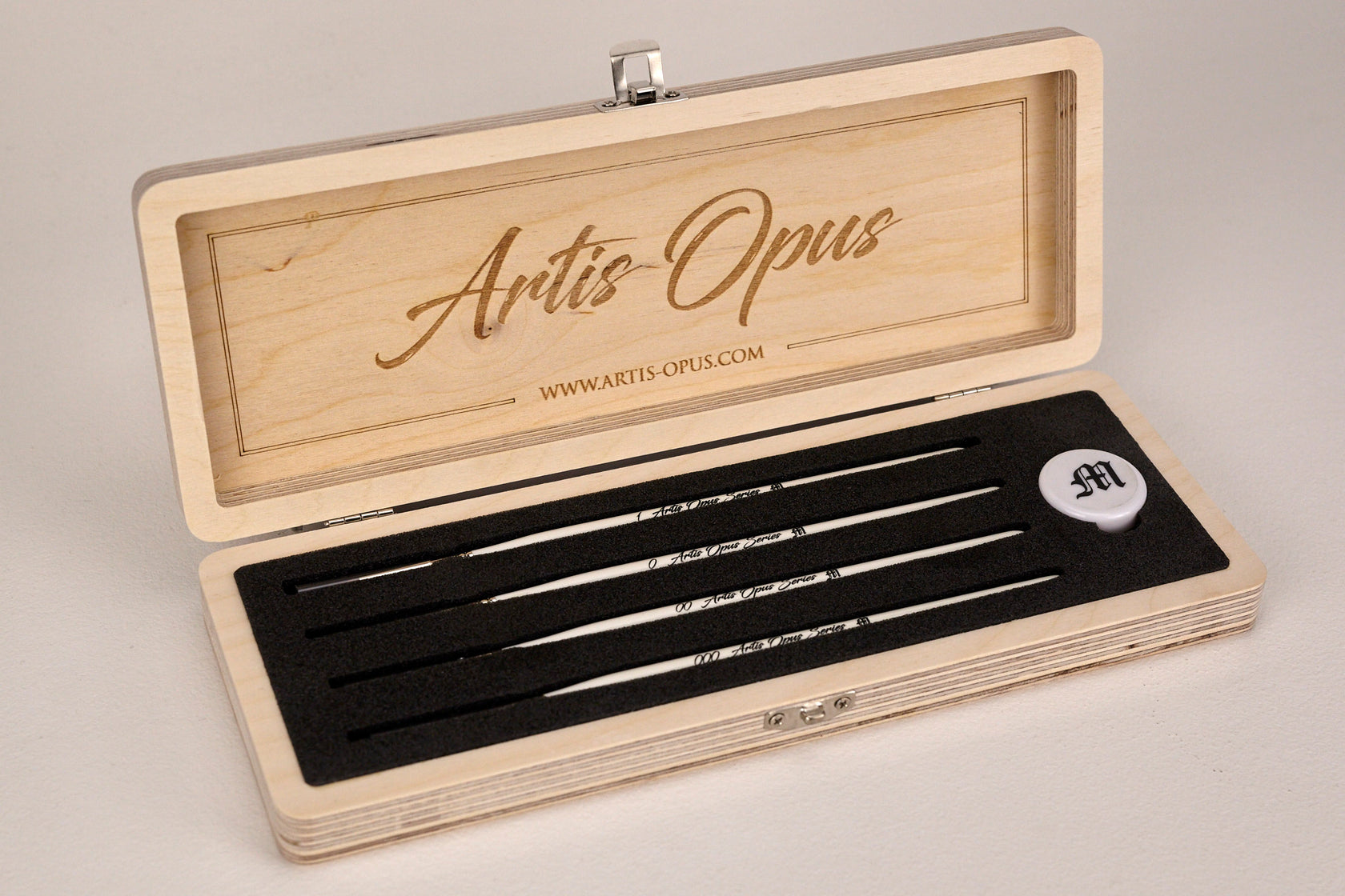 Artis Opus - Series M - Brush Set - Loaded Dice
