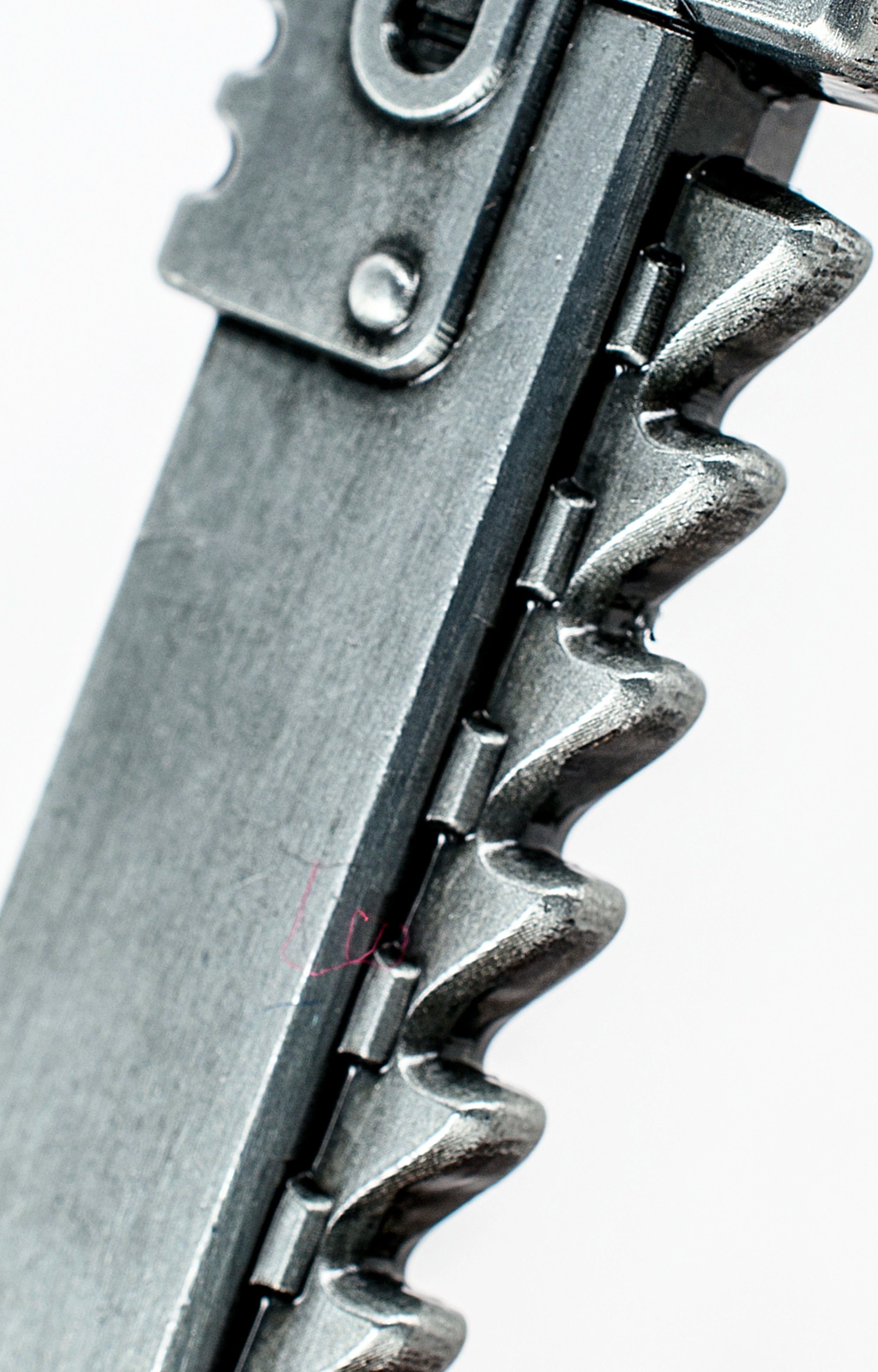 Warhammer 40,000: Adeptus Astartes Chainsword Bottle Opener - Loaded Dice