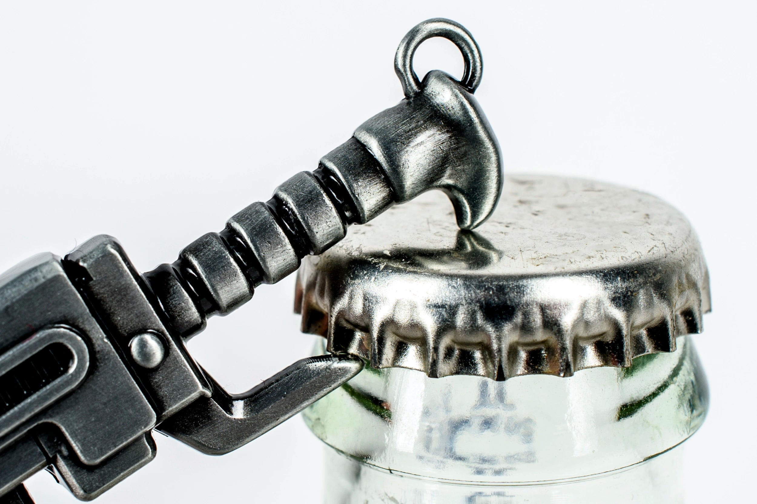 Warhammer 40,000: Adeptus Astartes Chainsword Bottle Opener - Loaded Dice