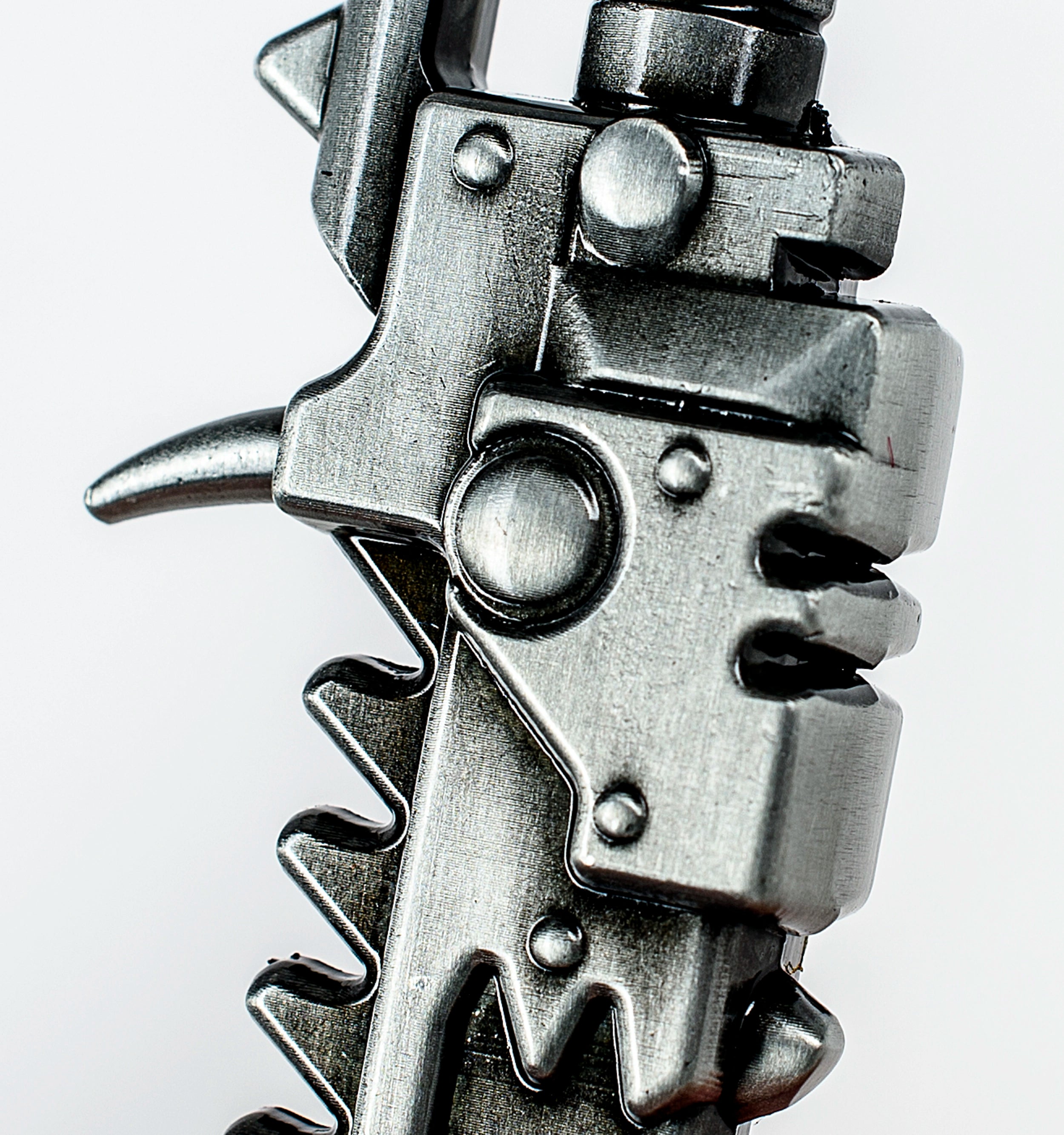 Warhammer 40,000: Chaos Chainsword Bottle Opener - Loaded Dice