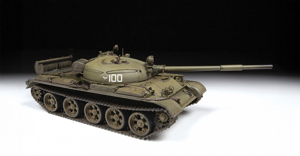 Zvezda 1:35 T-62 Soviet Main Battle Tank - Z3622