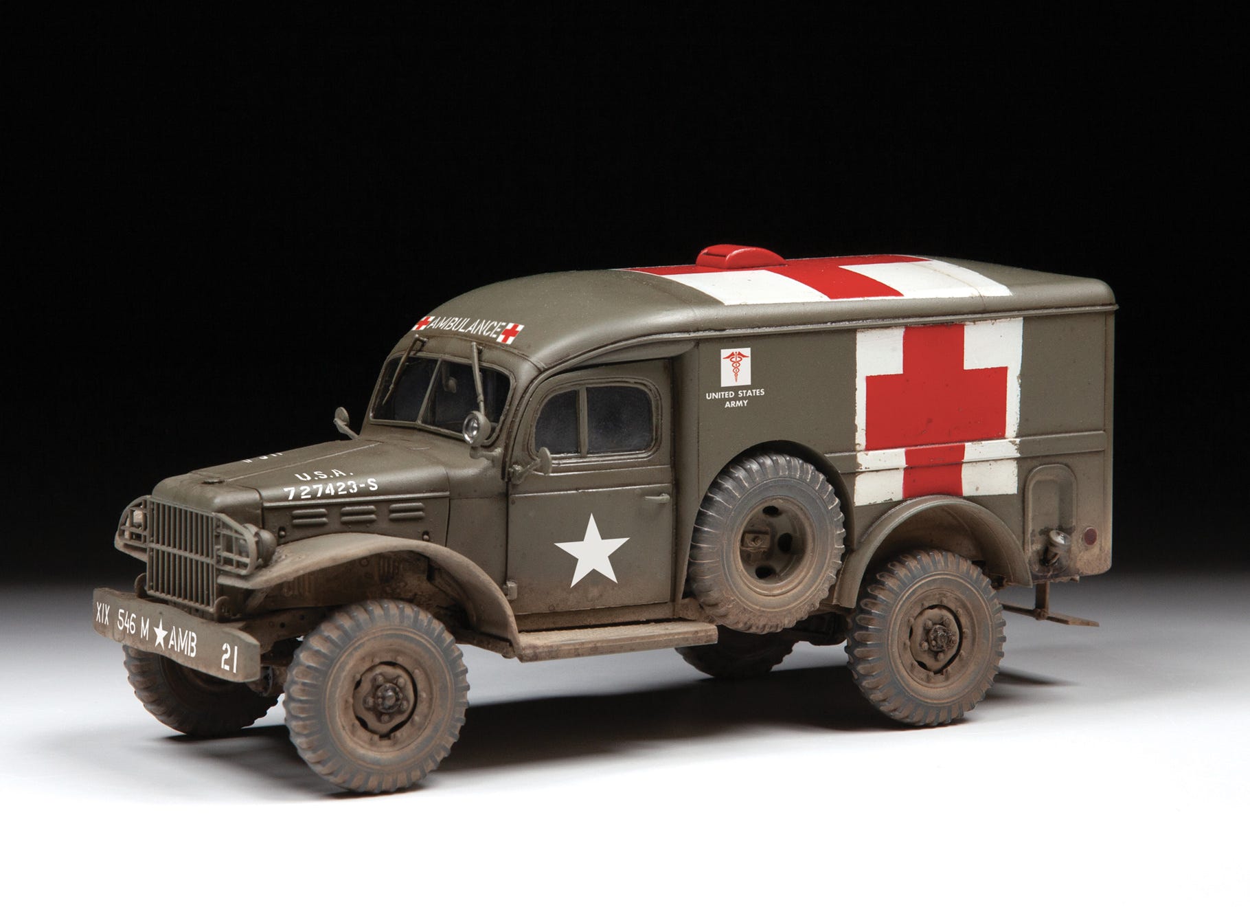 Zvezda 1:35 Dodge WC-54 WWII Ambulance Truck - Z3711