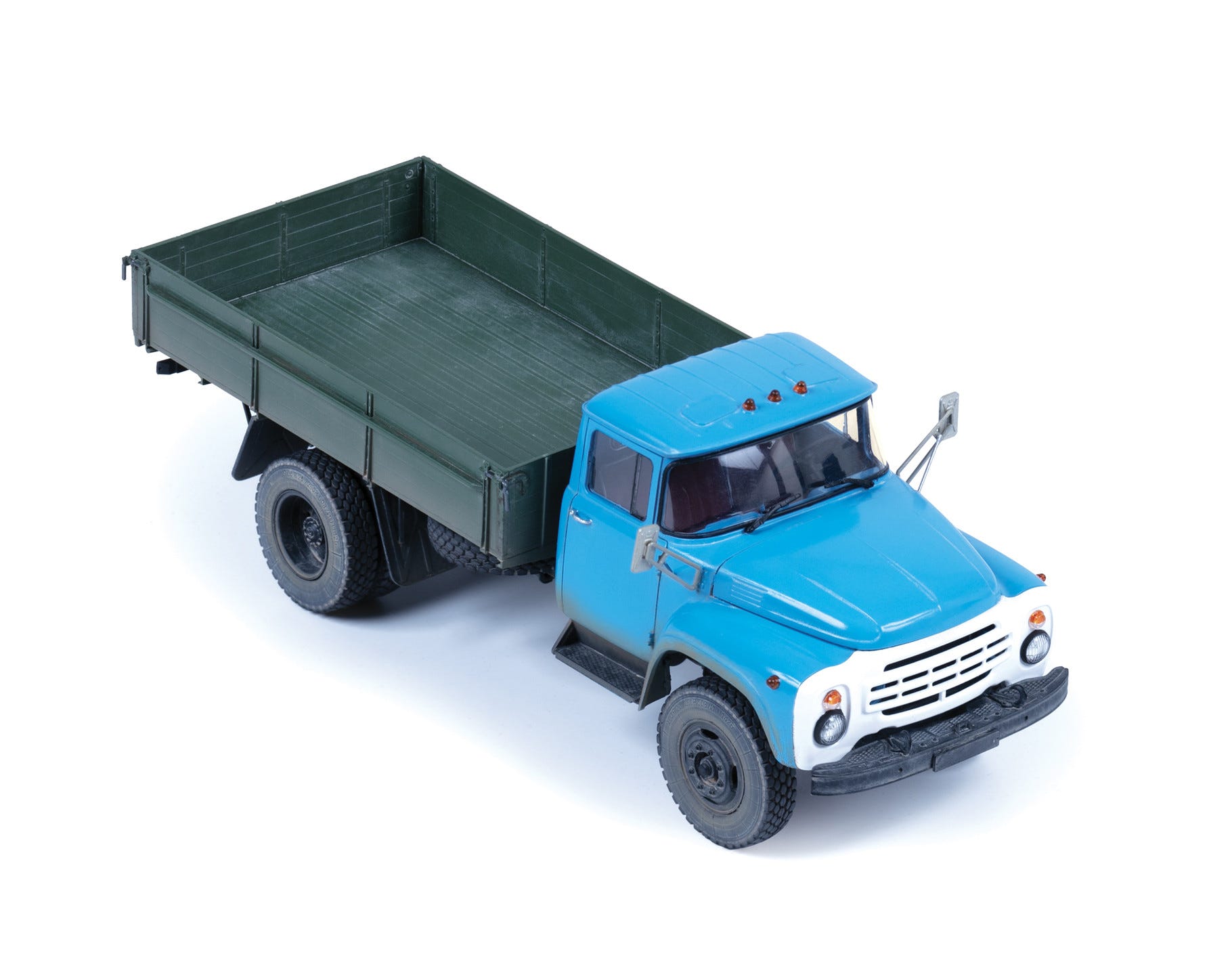 Zvezda 1:35 ZIL-130 Soviet Truck - Z3712